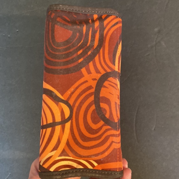 VGUC. cosmetic case and a orange burgundy, beige and black 70s looking pattern. - Picture 3 of 6